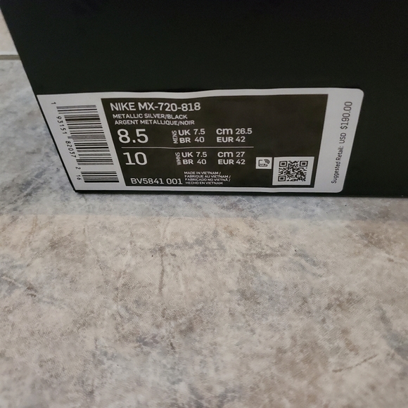 Nike Shoes - Picture 8 of 12